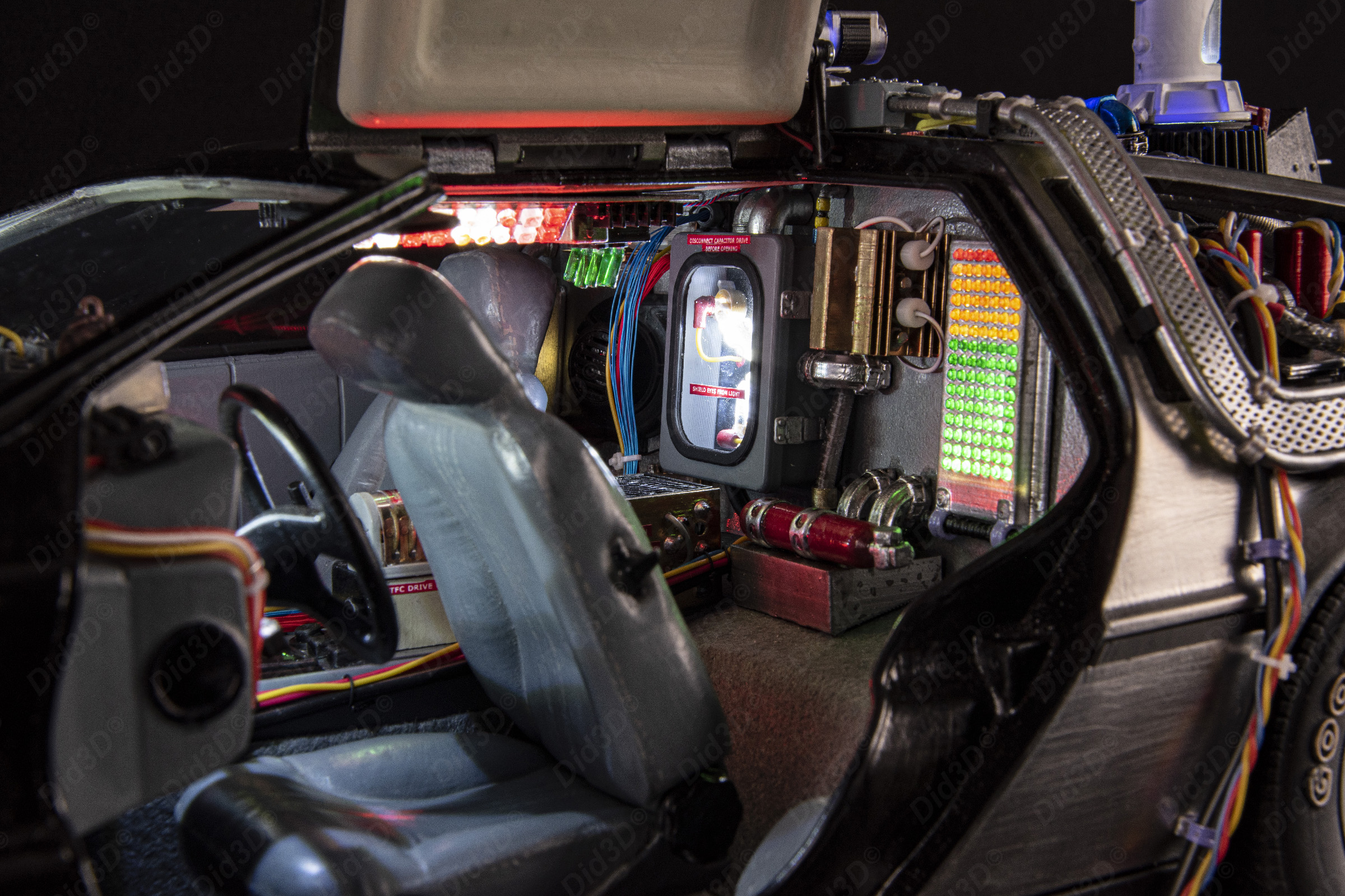 Flying DELOREAN BTTF2 (Animatronic) - 16